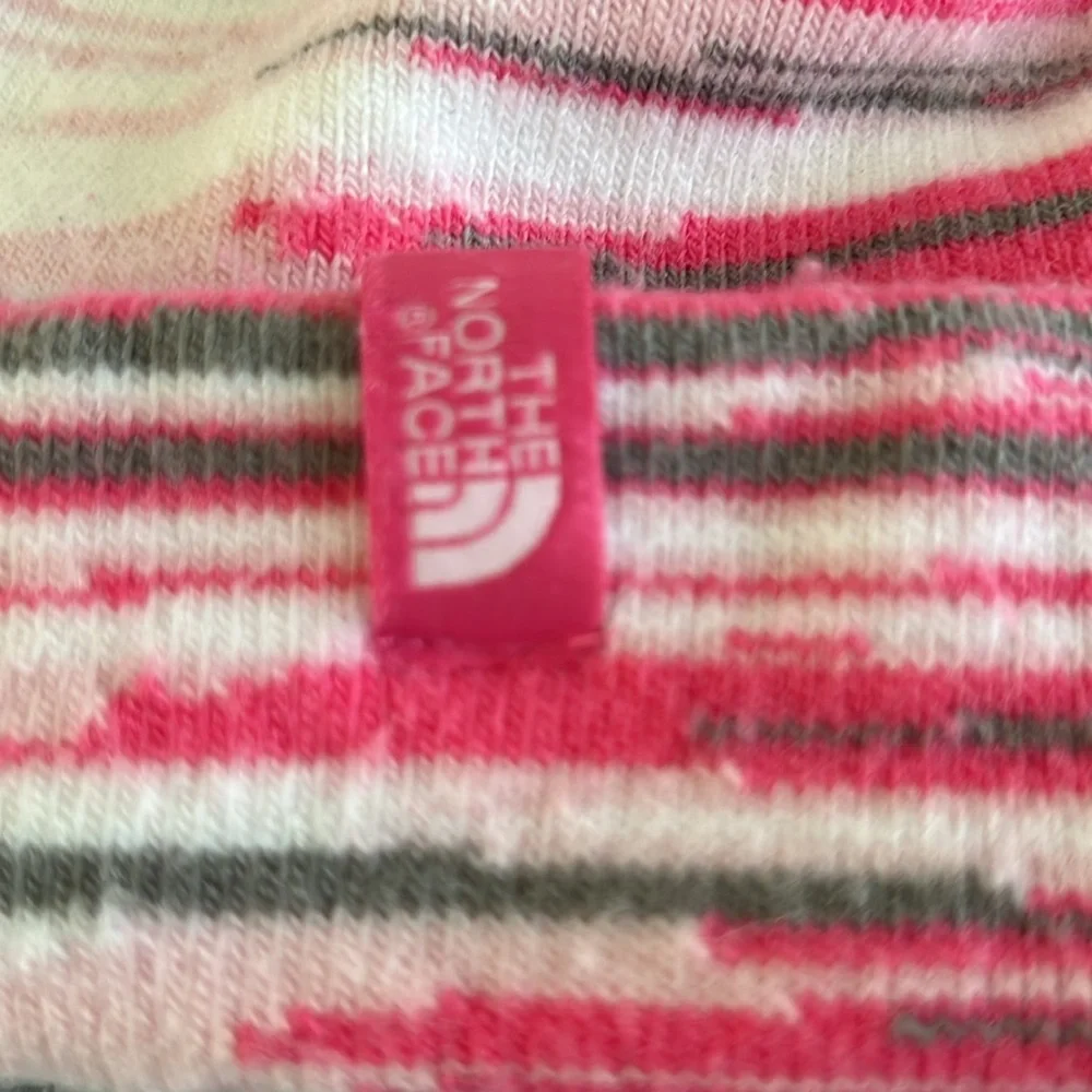 The North Face Beanie Hat Youth Junior M Pink and White Knit Soft Winter Outdoor